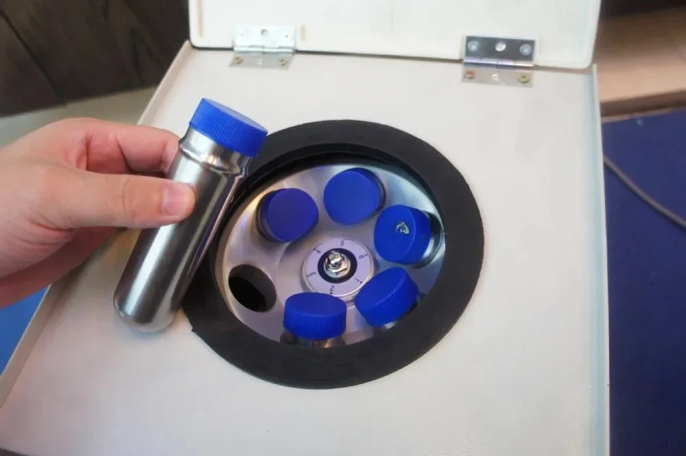 LD-3 Electric Centrifuge Lab M - огляд і ціна Xlab Medical